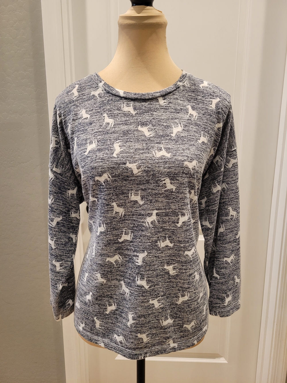 bobeau Navy Heather Horse Print Long Sleeve Top